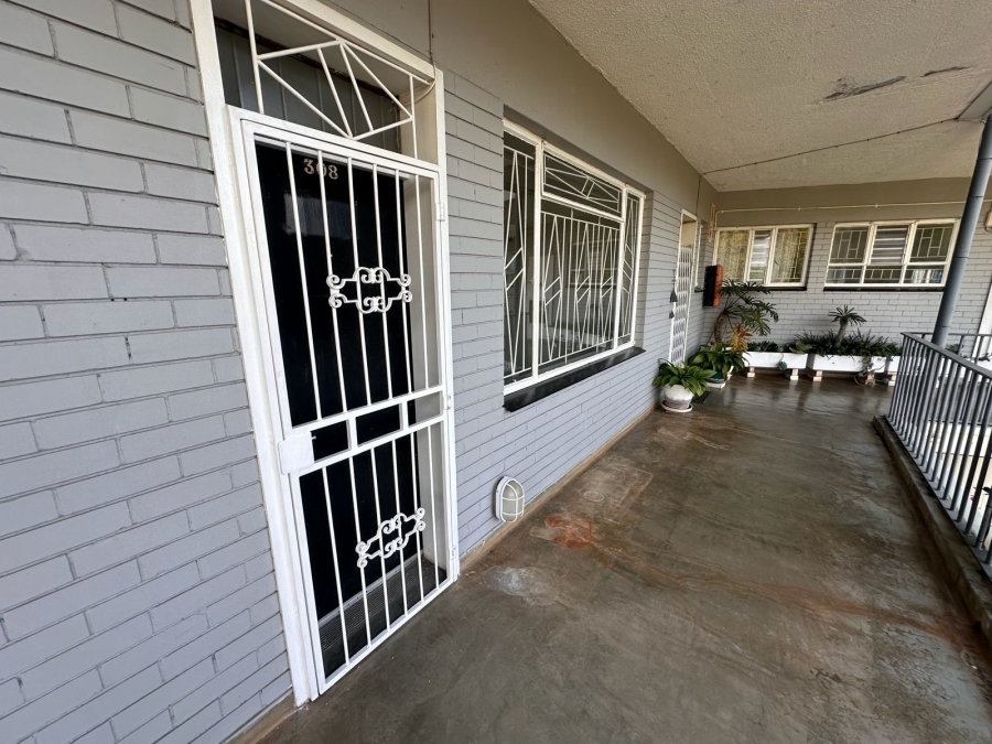 2 Bedroom Property for Sale in Nelspruit Ext 5 Mpumalanga