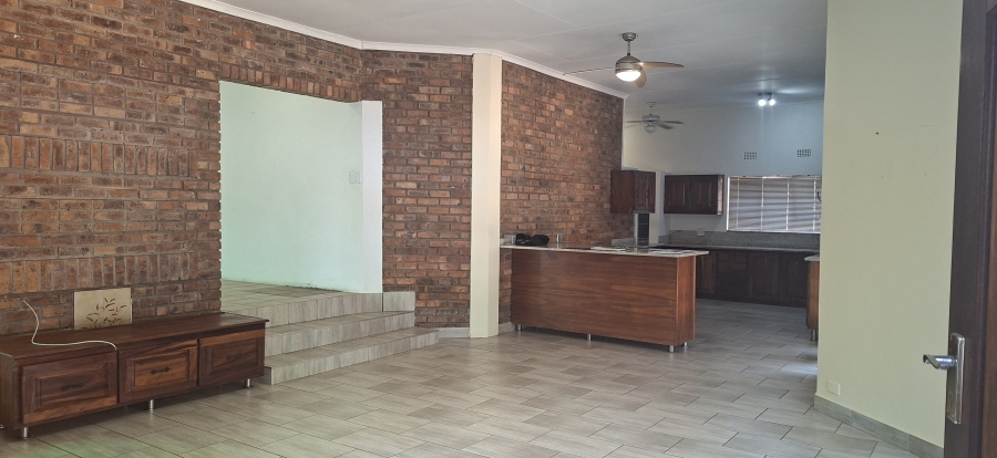 4 Bedroom Property for Sale in Nelspruit Ext 8 Mpumalanga