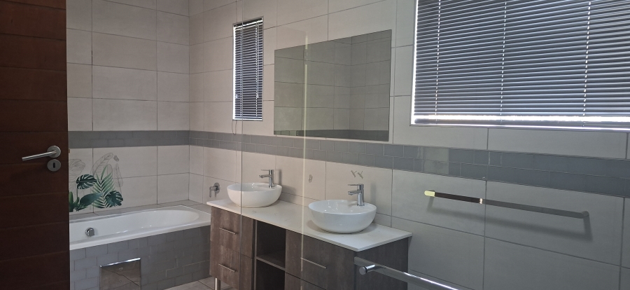 4 Bedroom Property for Sale in Nelspruit Ext 8 Mpumalanga