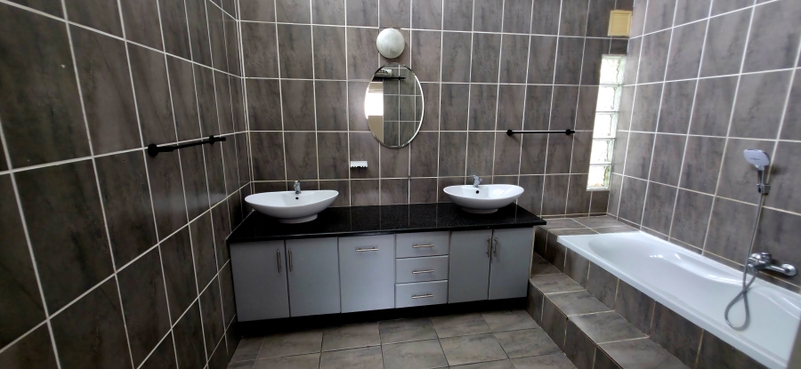 4 Bedroom Property for Sale in Reyno Ridge Mpumalanga