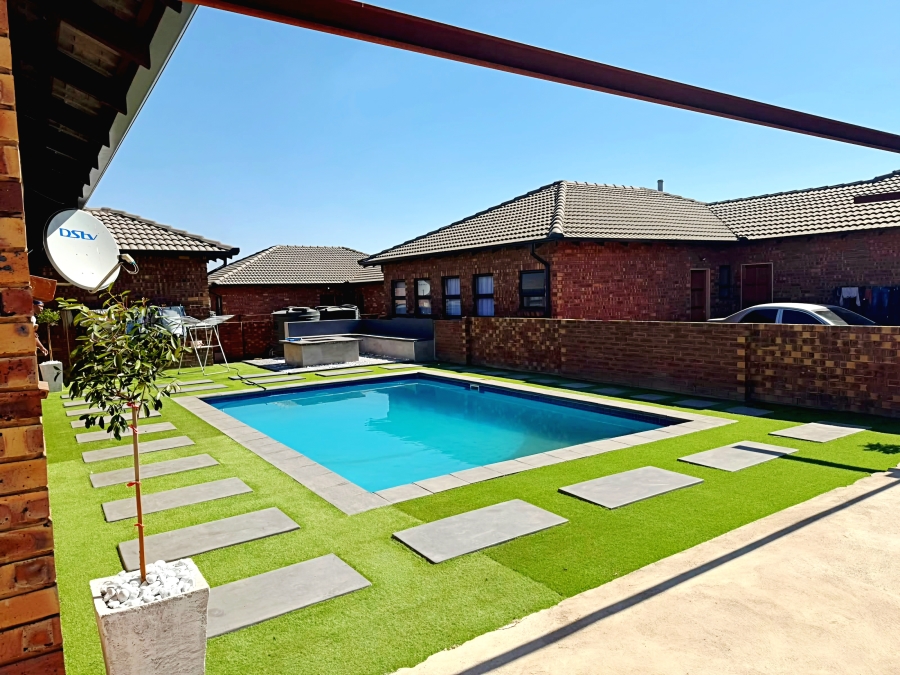 3 Bedroom Property for Sale in Witbank Ext 10 Mpumalanga