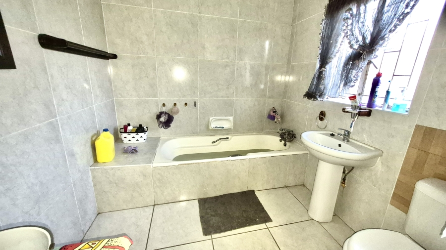 3 Bedroom Property for Sale in Model Park Mpumalanga