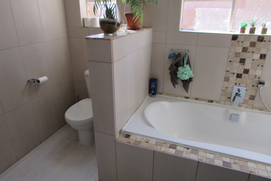4 Bedroom Property for Sale in West Acres Ext 13 Mpumalanga