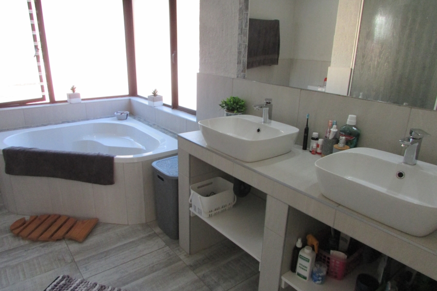 4 Bedroom Property for Sale in West Acres Ext 13 Mpumalanga