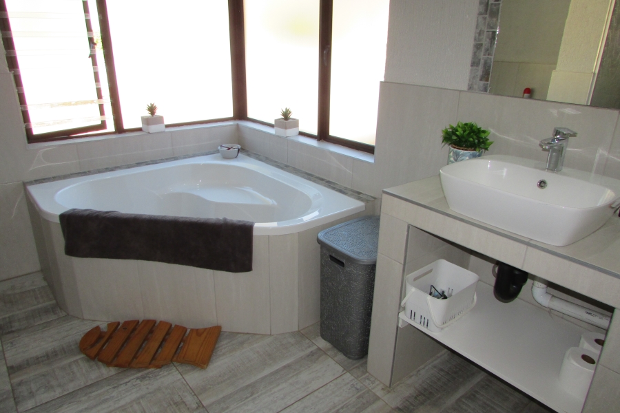 4 Bedroom Property for Sale in West Acres Ext 13 Mpumalanga