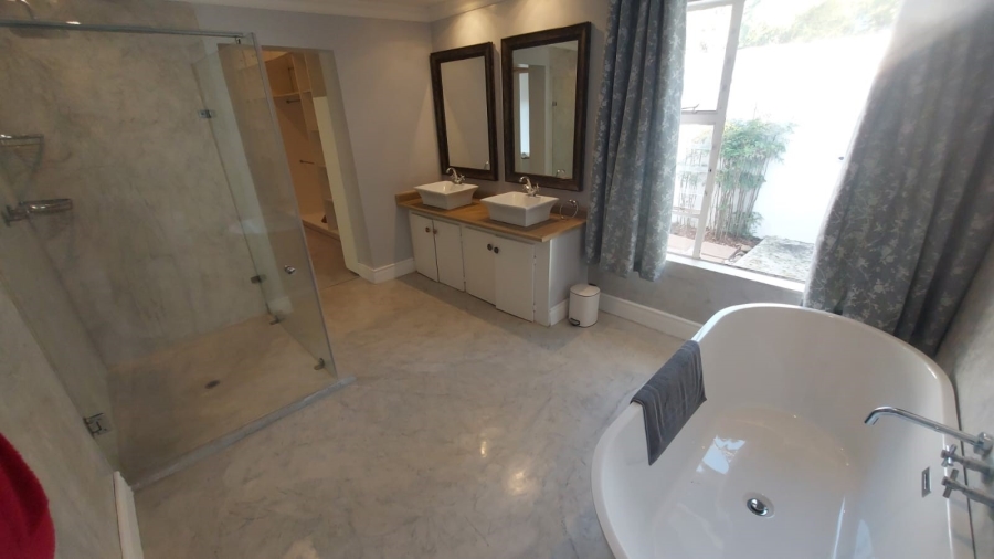 6 Bedroom Property for Sale in Kingsview Ext 1 Mpumalanga