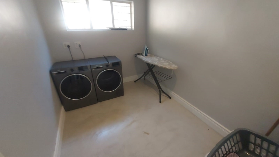 6 Bedroom Property for Sale in Kingsview Ext 1 Mpumalanga