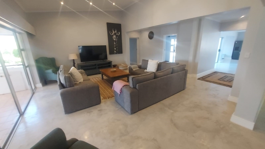 6 Bedroom Property for Sale in Kingsview Ext 1 Mpumalanga