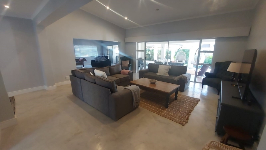 6 Bedroom Property for Sale in Kingsview Ext 1 Mpumalanga