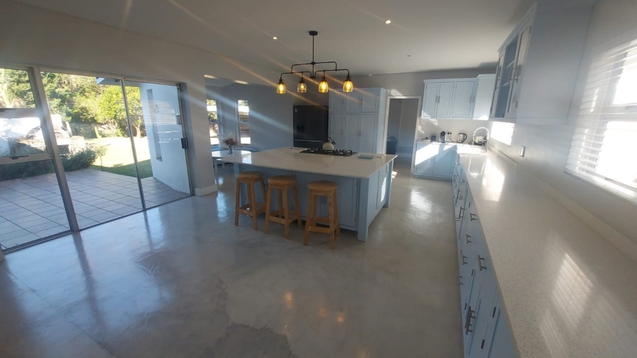 6 Bedroom Property for Sale in Kingsview Ext 1 Mpumalanga