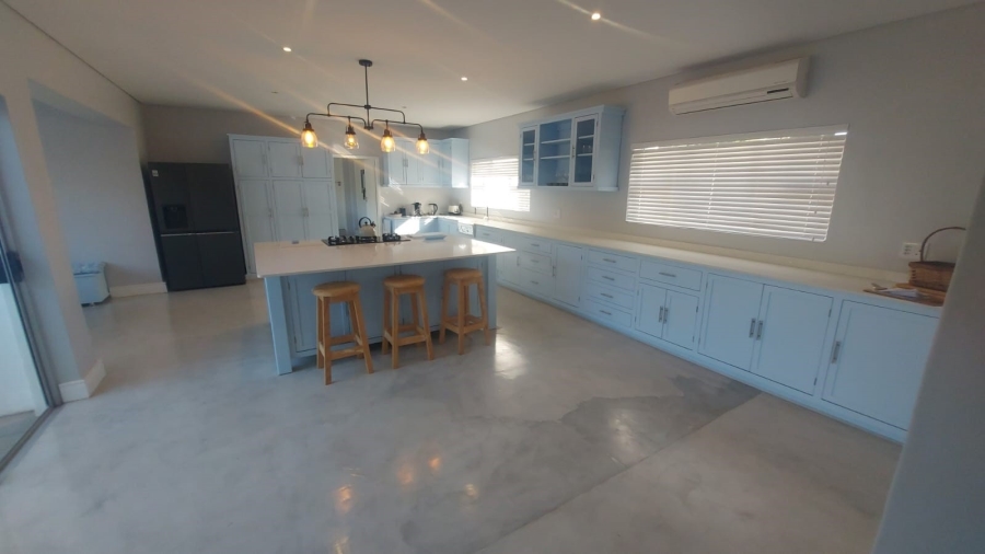 6 Bedroom Property for Sale in Kingsview Ext 1 Mpumalanga
