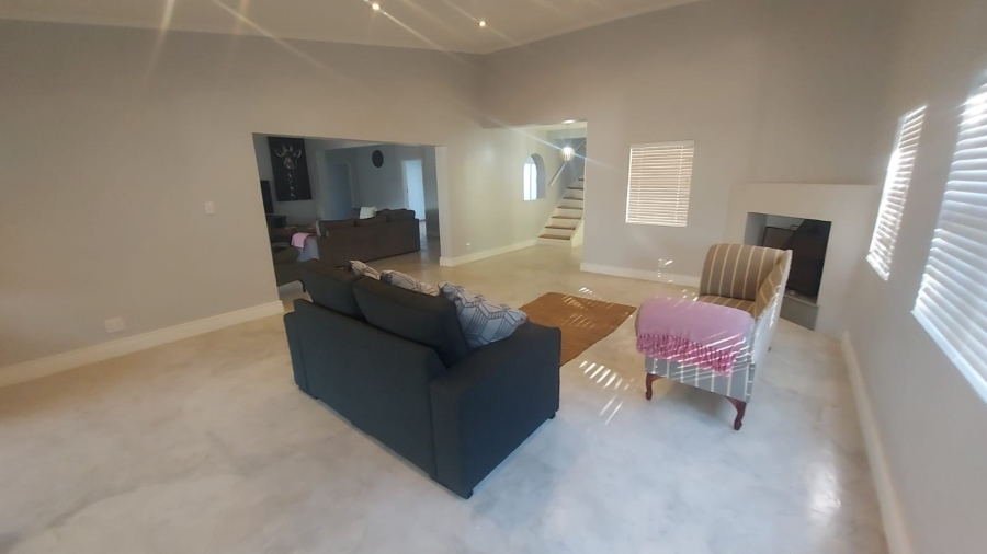 6 Bedroom Property for Sale in Kingsview Ext 1 Mpumalanga