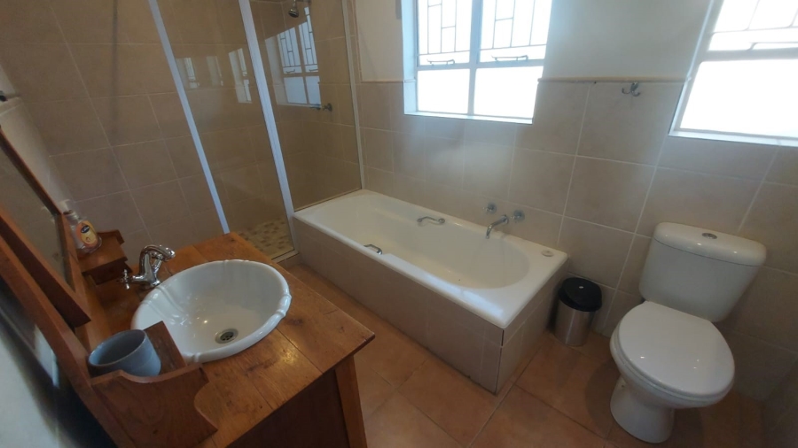 6 Bedroom Property for Sale in Kingsview Ext 1 Mpumalanga