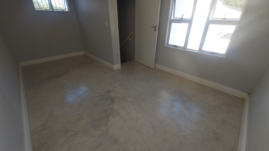 6 Bedroom Property for Sale in Kingsview Ext 1 Mpumalanga