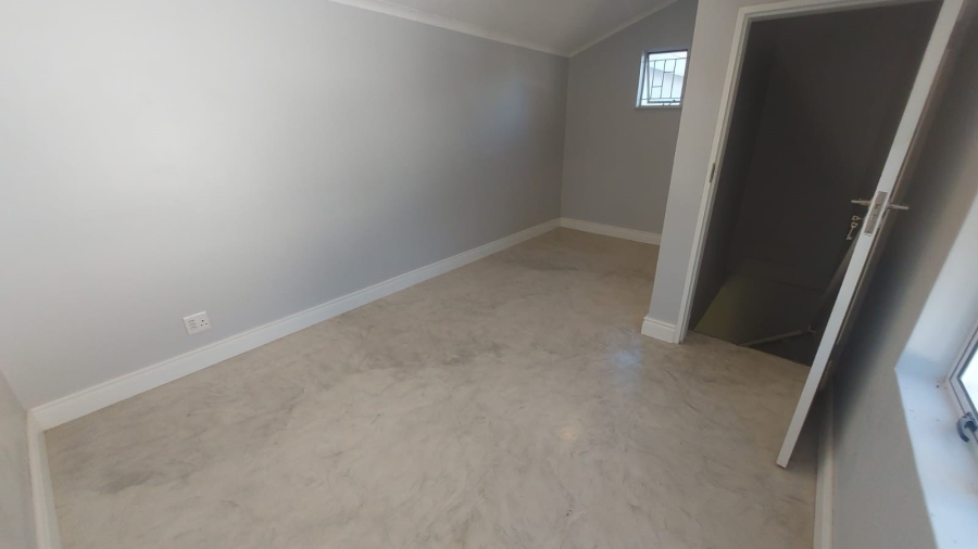 6 Bedroom Property for Sale in Kingsview Ext 1 Mpumalanga