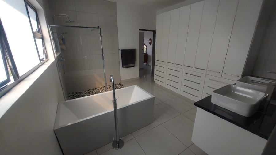 5 Bedroom Property for Sale in Riverside Park Mpumalanga