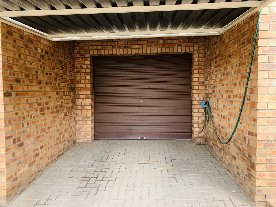 2 Bedroom Property for Sale in Middelburg Central Mpumalanga
