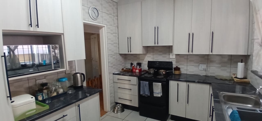 4 Bedroom Property for Sale in Witbank Ext 8 Mpumalanga