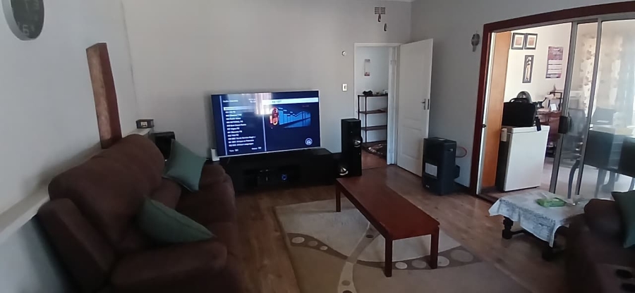 4 Bedroom Property for Sale in Witbank Ext 8 Mpumalanga