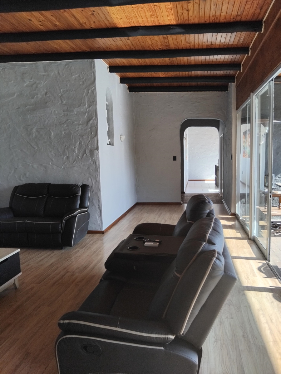 6 Bedroom Property for Sale in Barberton Mpumalanga