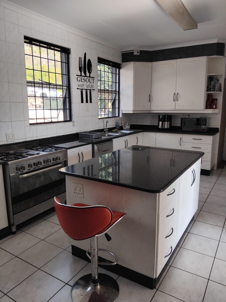 6 Bedroom Property for Sale in Barberton Mpumalanga