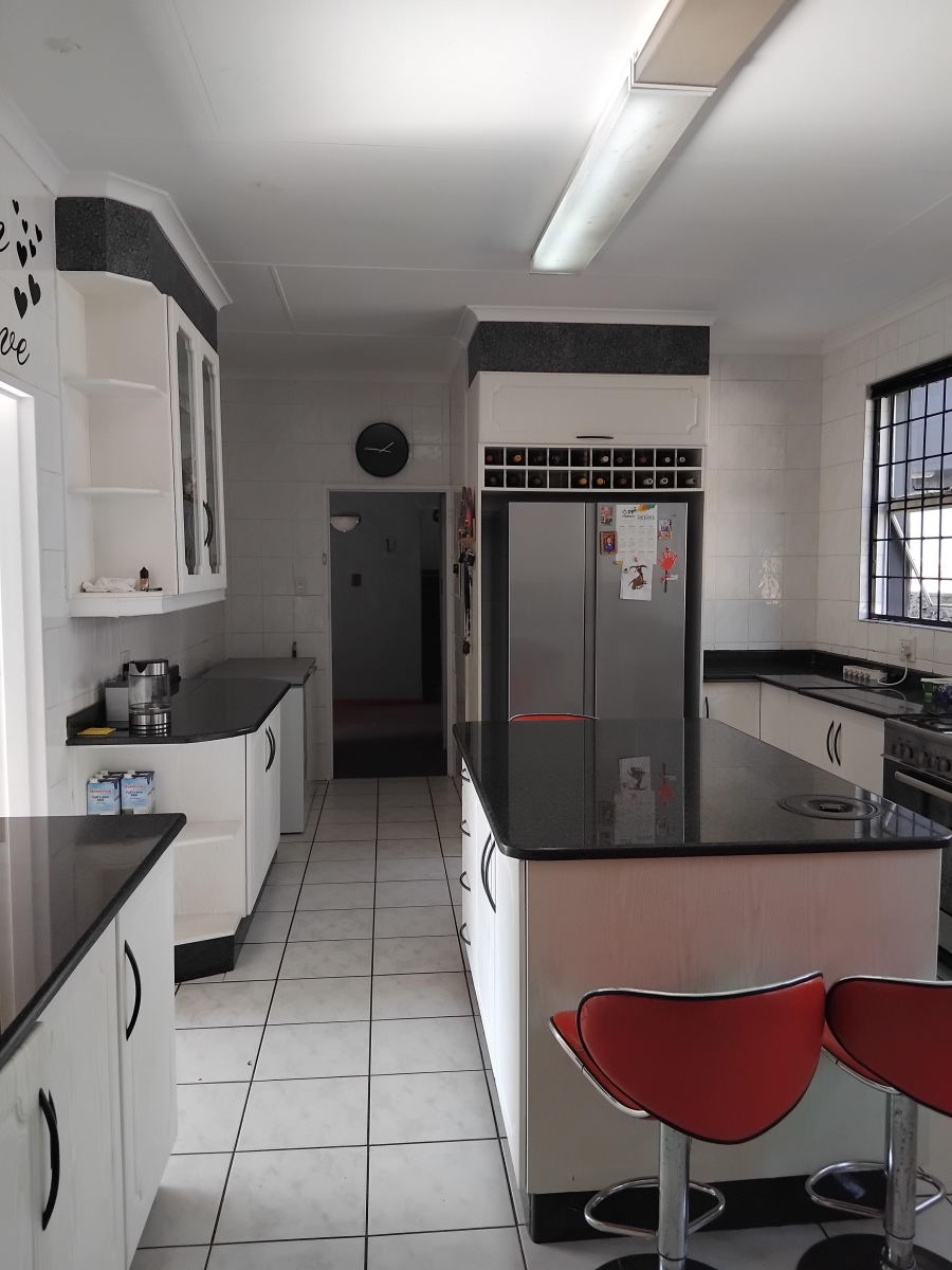 6 Bedroom Property for Sale in Barberton Mpumalanga
