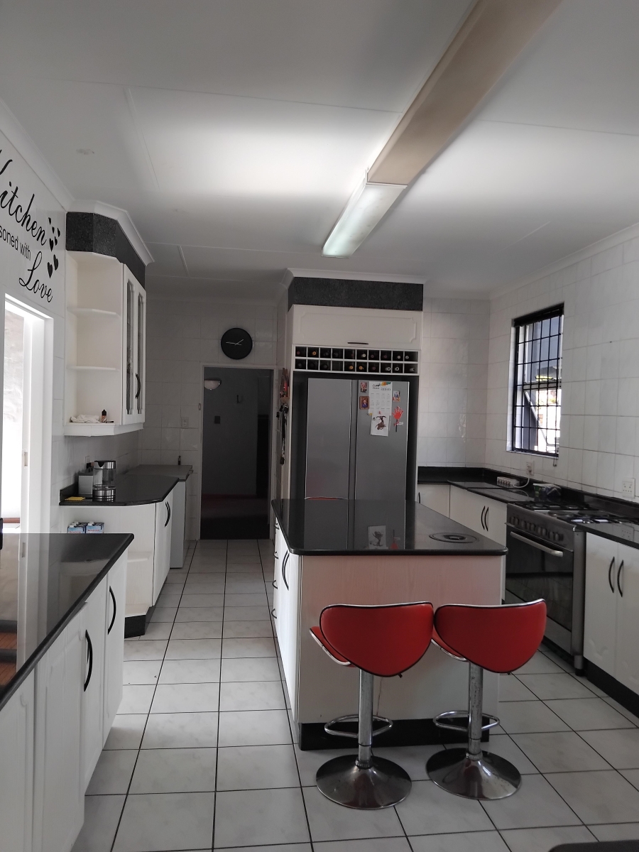6 Bedroom Property for Sale in Barberton Mpumalanga