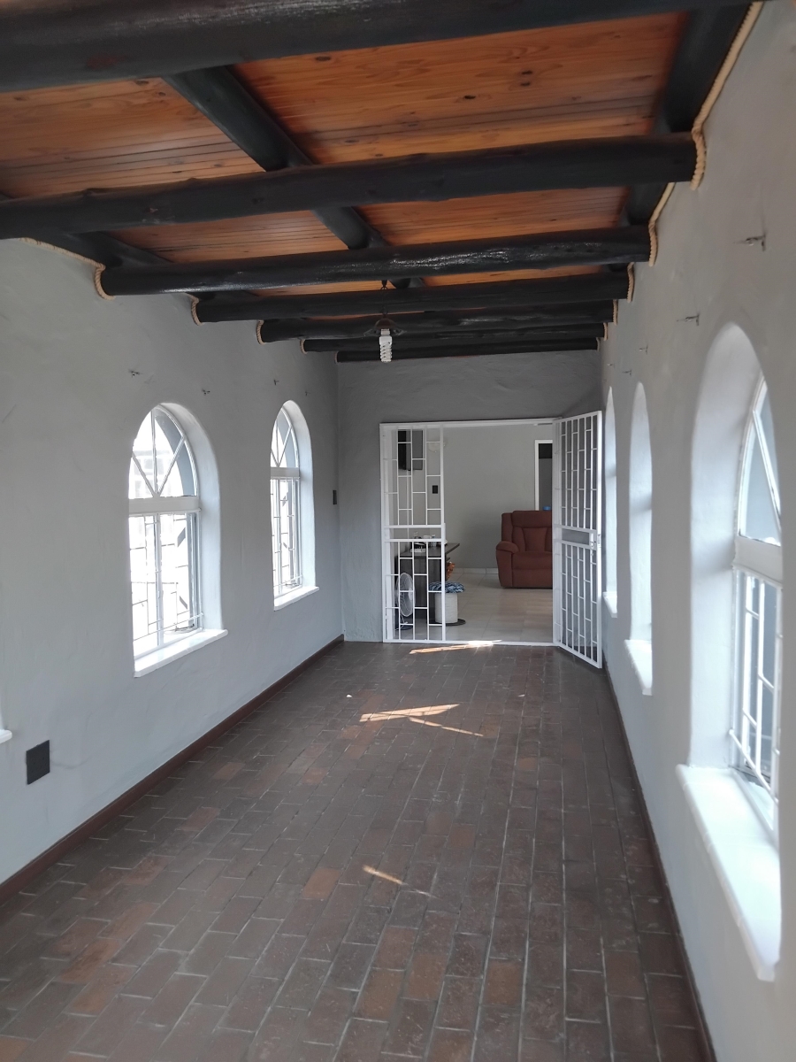 6 Bedroom Property for Sale in Barberton Mpumalanga