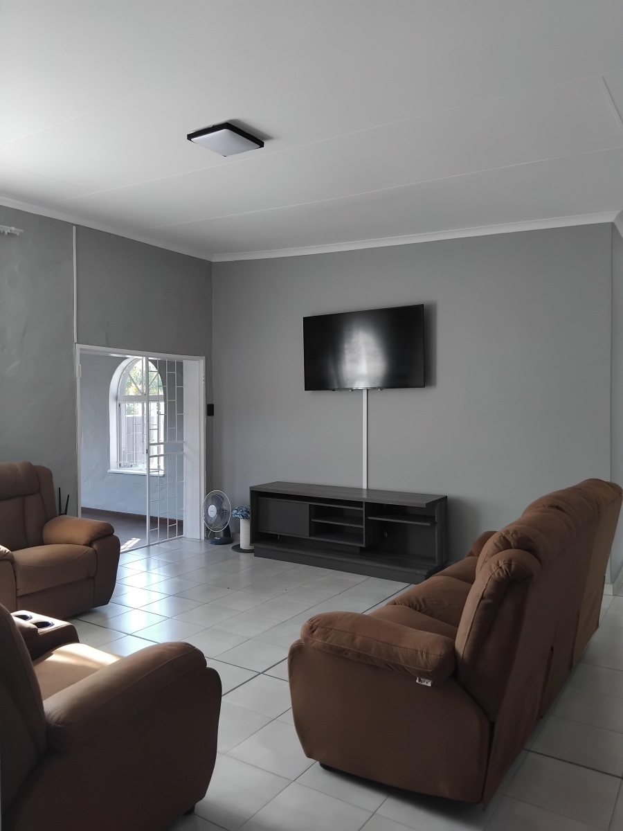 6 Bedroom Property for Sale in Barberton Mpumalanga