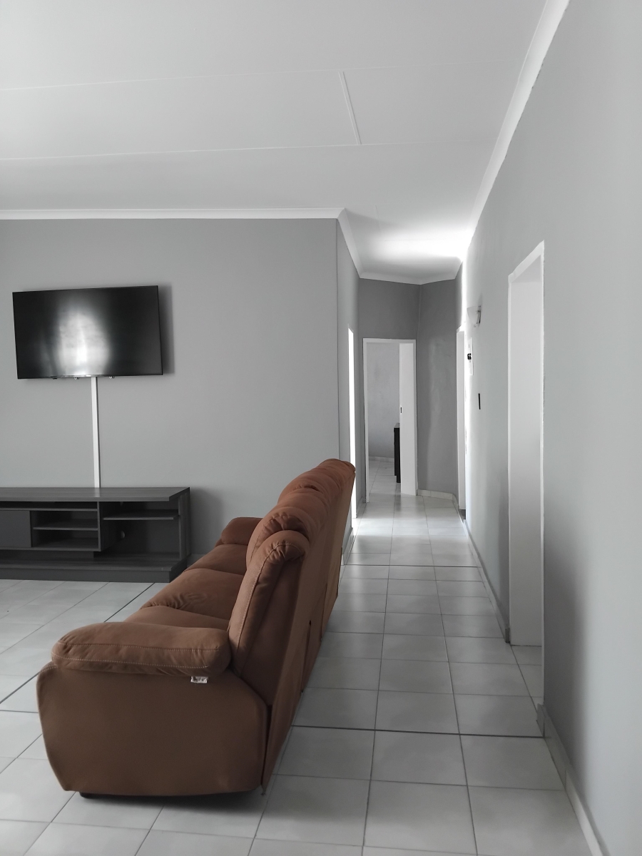 6 Bedroom Property for Sale in Barberton Mpumalanga