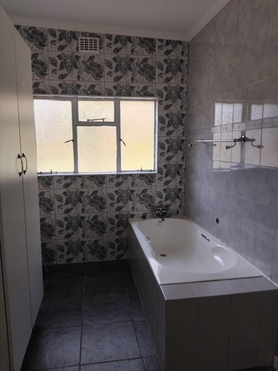 6 Bedroom Property for Sale in Barberton Mpumalanga