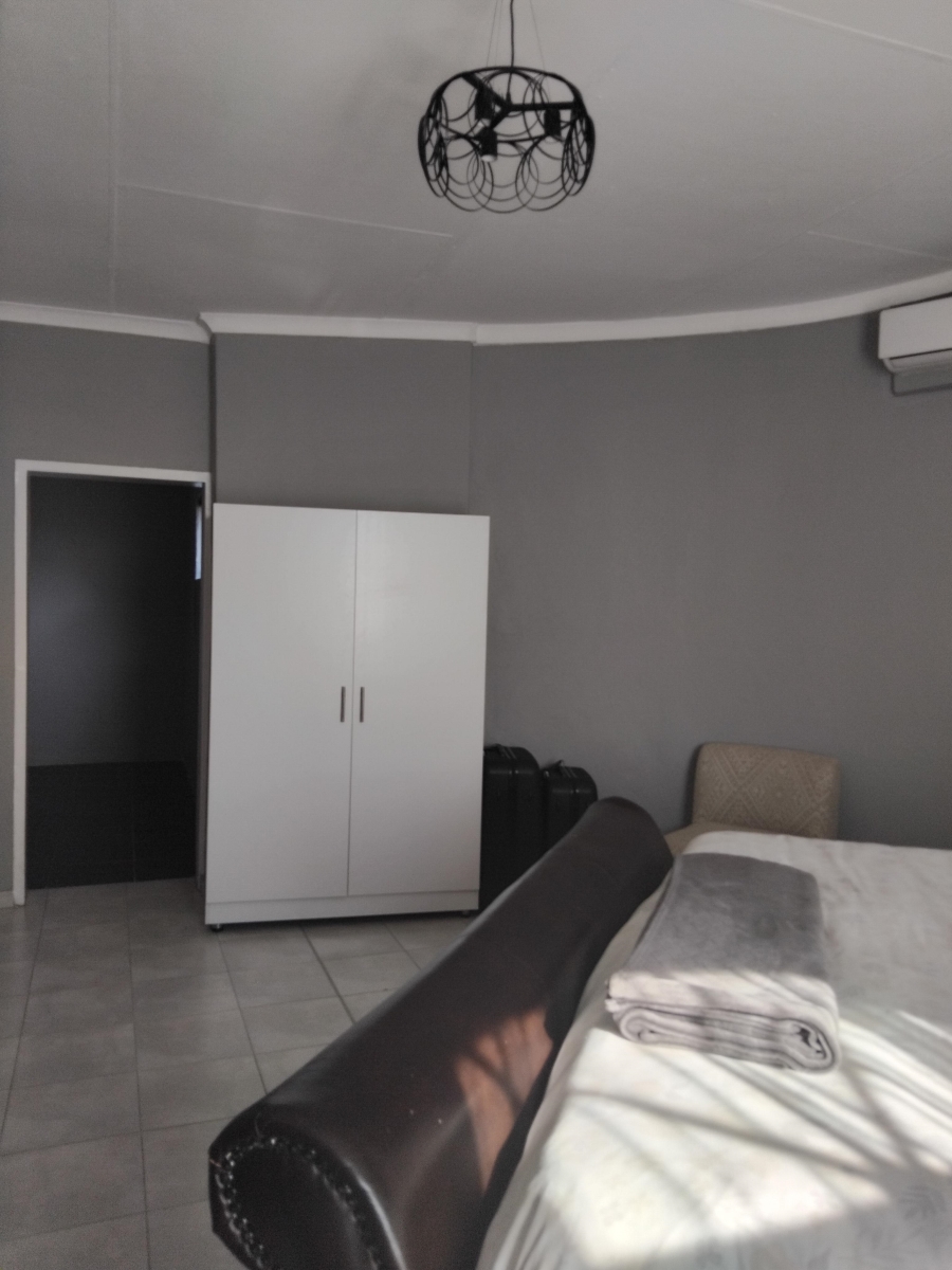 6 Bedroom Property for Sale in Barberton Mpumalanga