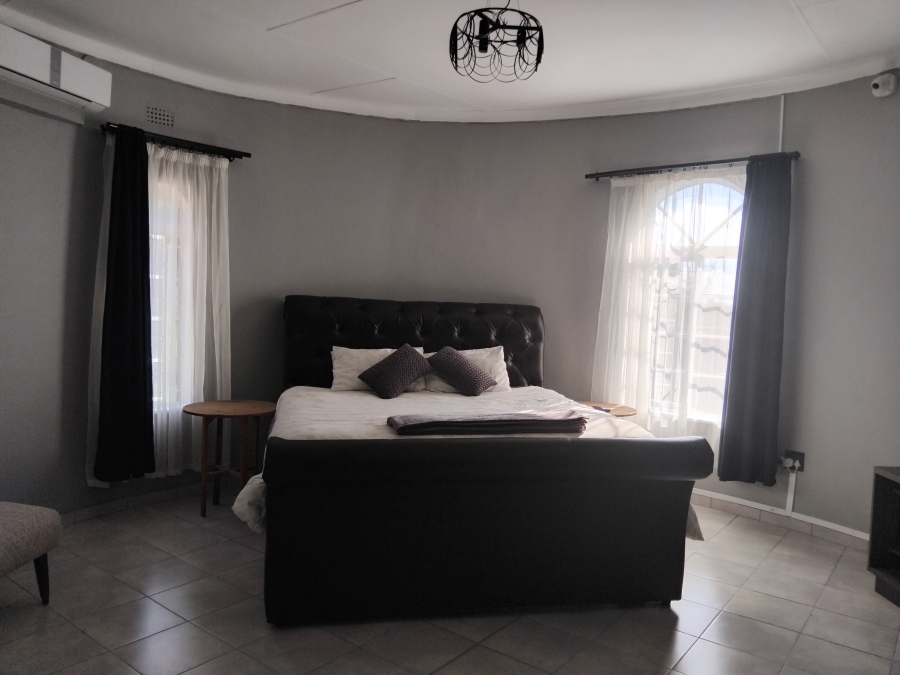 6 Bedroom Property for Sale in Barberton Mpumalanga