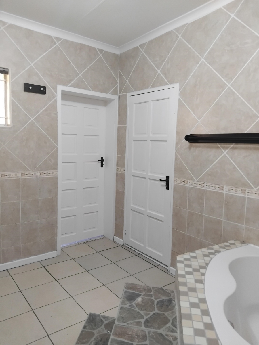 6 Bedroom Property for Sale in Barberton Mpumalanga