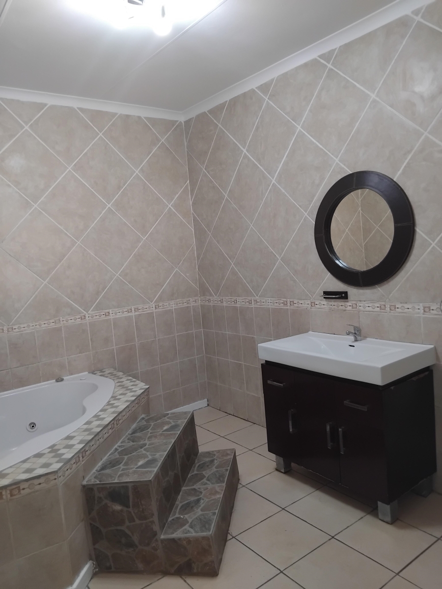 6 Bedroom Property for Sale in Barberton Mpumalanga