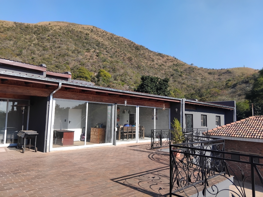 6 Bedroom Property for Sale in Barberton Mpumalanga