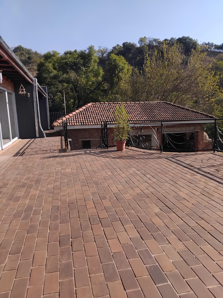 6 Bedroom Property for Sale in Barberton Mpumalanga