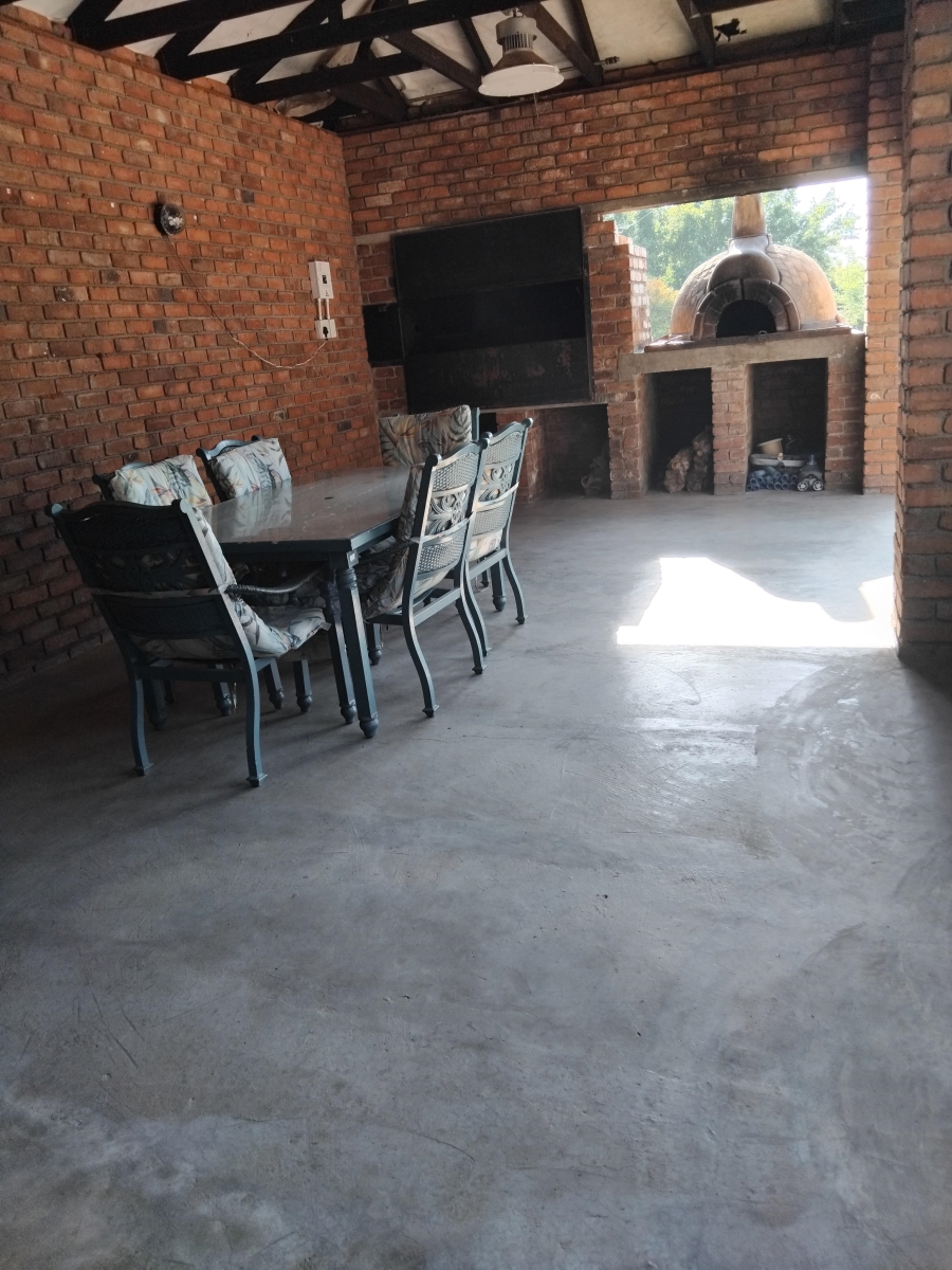 6 Bedroom Property for Sale in Barberton Mpumalanga