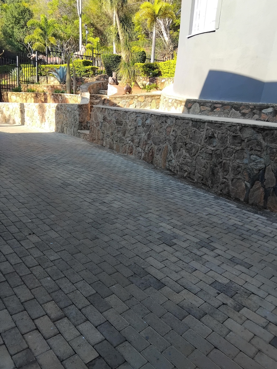 6 Bedroom Property for Sale in Barberton Mpumalanga