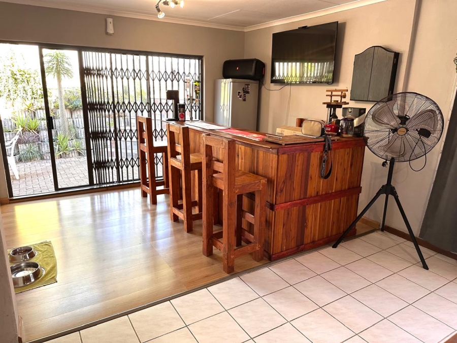 7 Bedroom Property for Sale in West Acres Mpumalanga