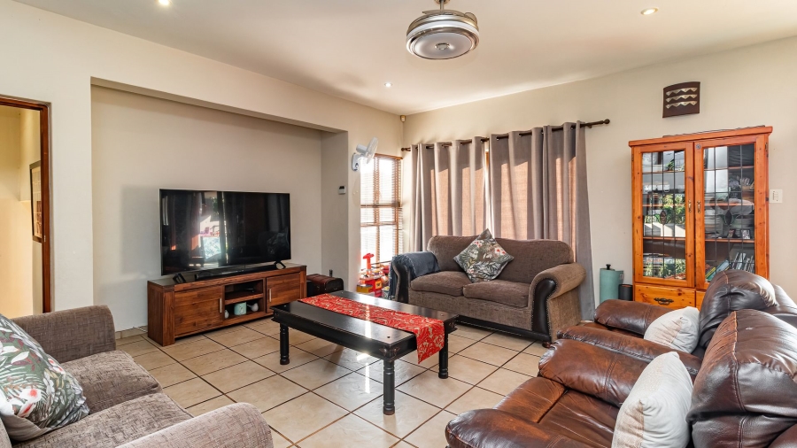 5 Bedroom Property for Sale in Sonheuwel Ext 1 Mpumalanga