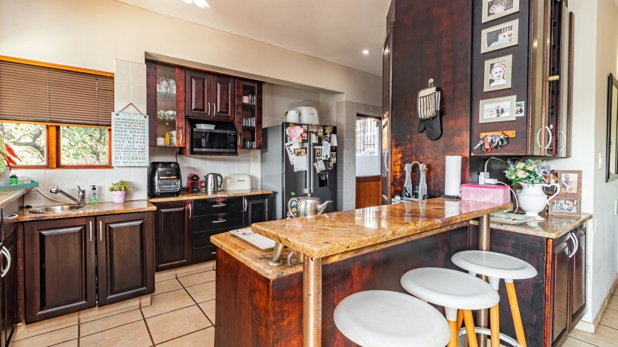 5 Bedroom Property for Sale in Sonheuwel Ext 1 Mpumalanga