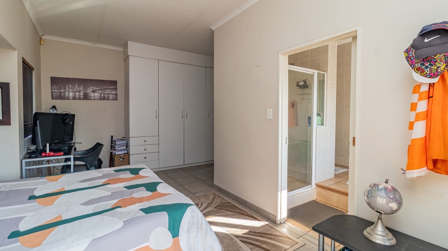 5 Bedroom Property for Sale in Sonheuwel Ext 1 Mpumalanga
