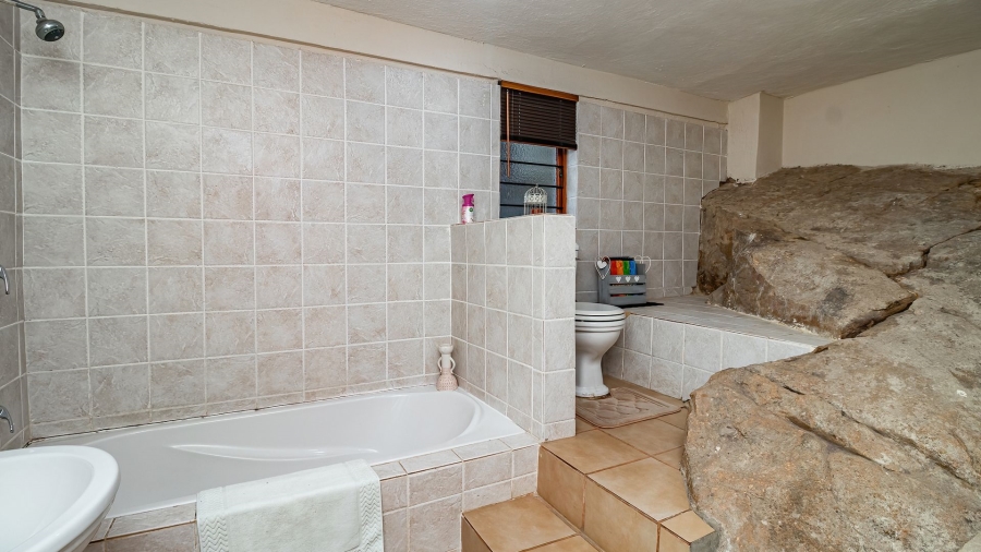5 Bedroom Property for Sale in Sonheuwel Ext 1 Mpumalanga
