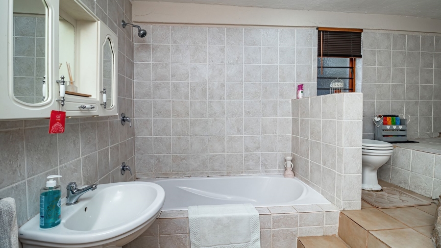 5 Bedroom Property for Sale in Sonheuwel Ext 1 Mpumalanga