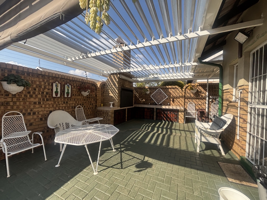 4 Bedroom Property for Sale in Ben Fleur Mpumalanga