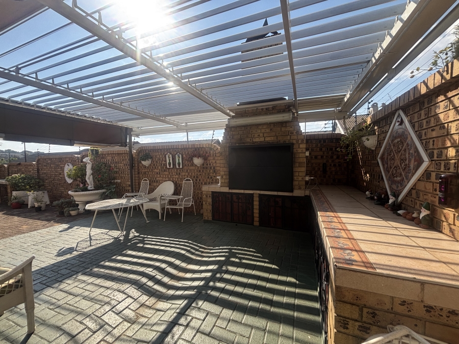 4 Bedroom Property for Sale in Ben Fleur Mpumalanga