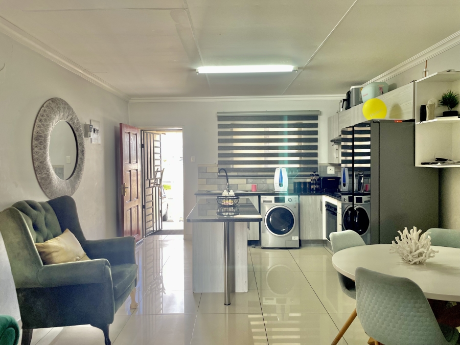 To Let 2 Bedroom Property for Rent in Cosmosrand Mpumalanga