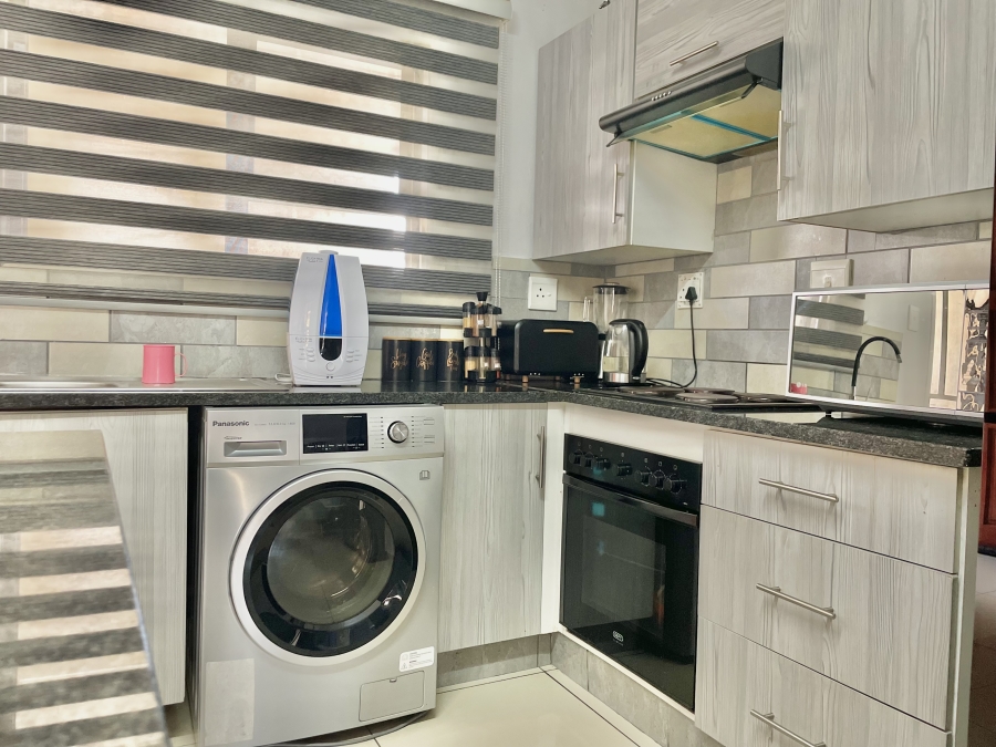 To Let 2 Bedroom Property for Rent in Cosmosrand Mpumalanga