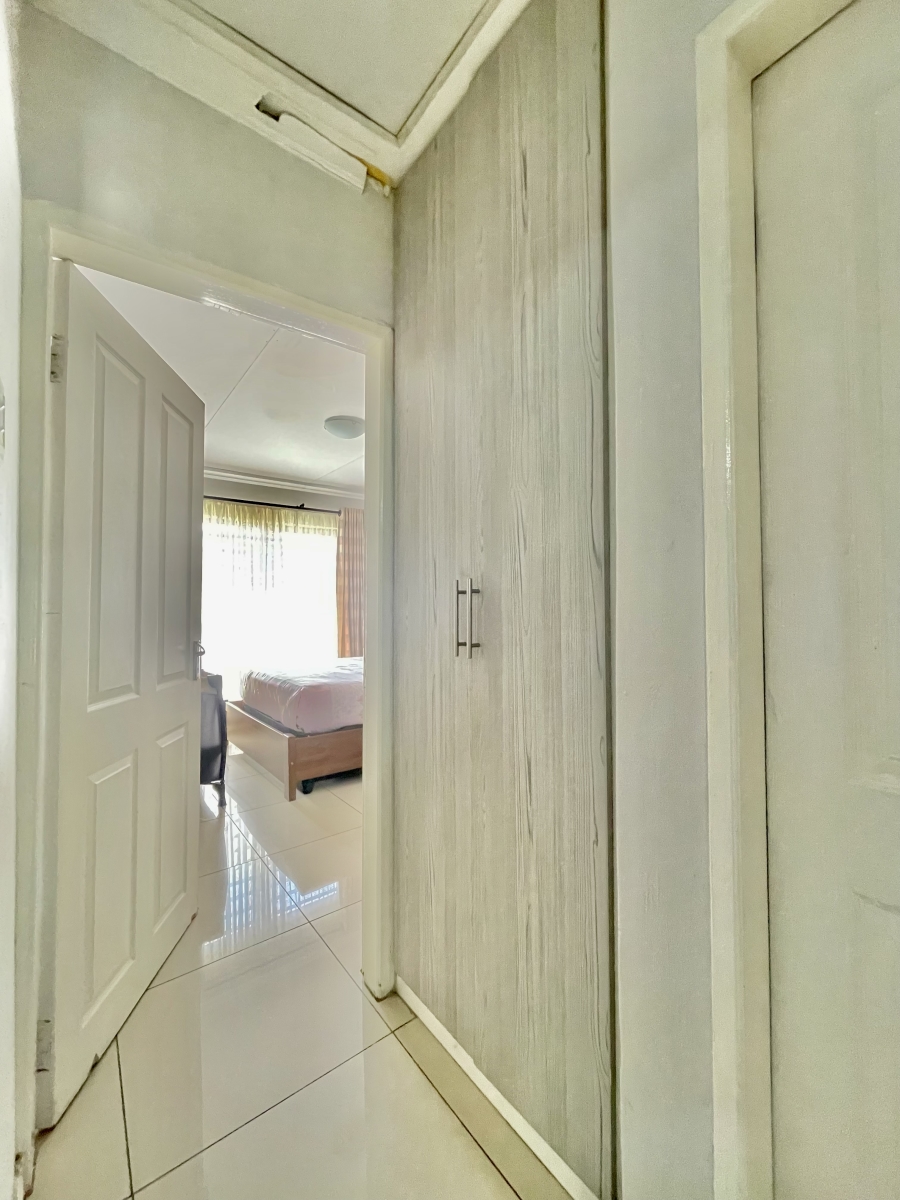 To Let 2 Bedroom Property for Rent in Cosmosrand Mpumalanga